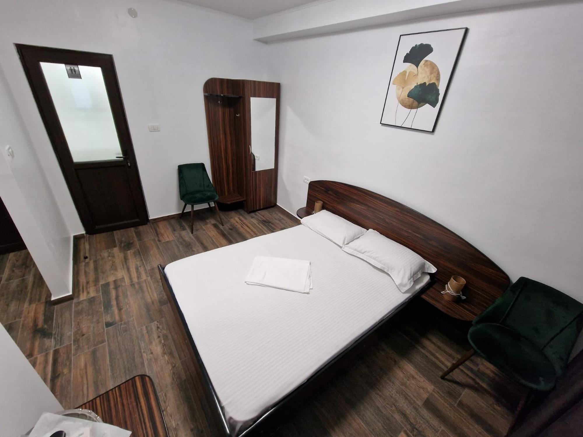 Pensiunea Ada Bascov Exterior photo